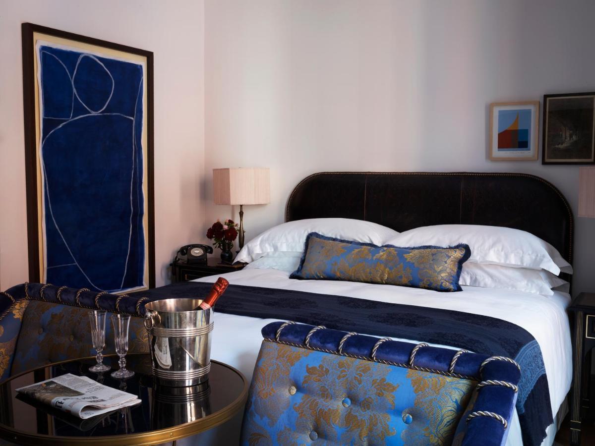 Nomad London Hotel Luaran gambar A bedroom at the Standard East Village