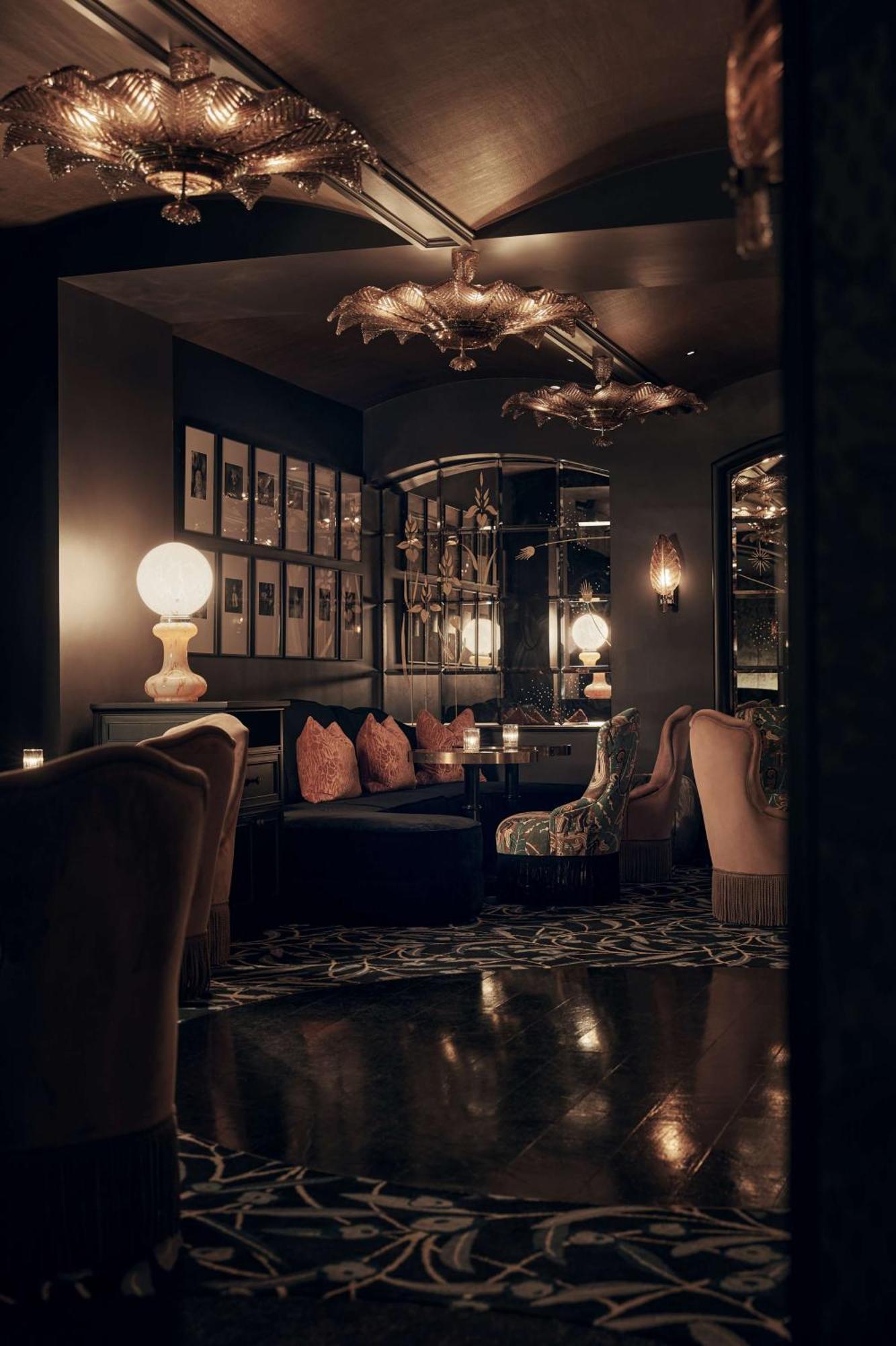 Nomad London Hotel Luaran gambar The Bar at The Ivy Temple Row