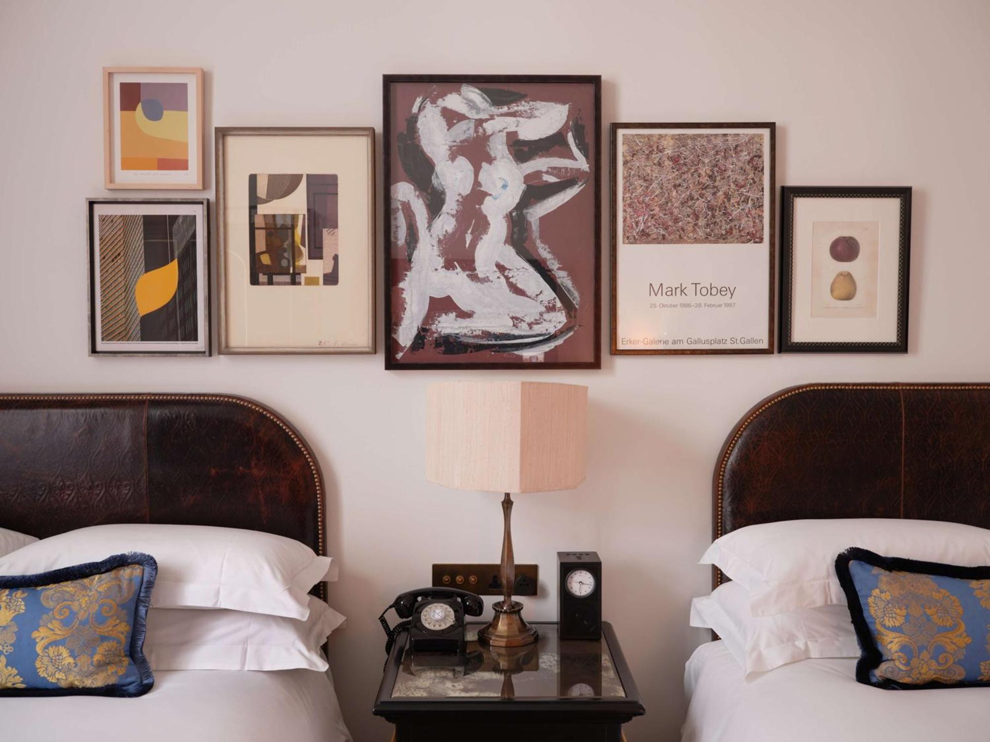 Nomad London Hotel Luaran gambar Artwork by Jean-Michel Picart